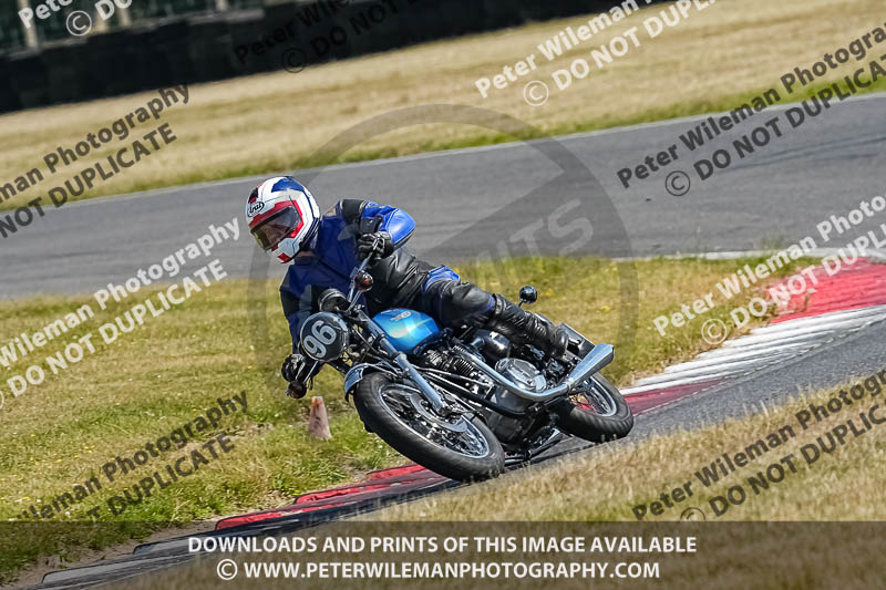 cadwell park;cadwell park photographs;cadwell trackday photographs;enduro digital images;event digital images;eventdigitalimages;peter wileman photography;racing digital images;trackday digital images;trackday photos